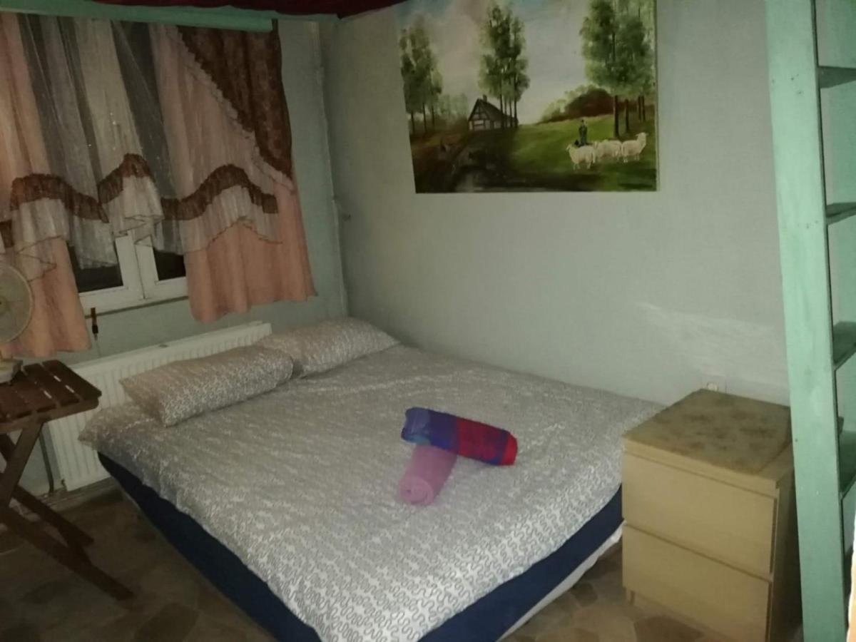 Room In Studio - Studio Nearby Central Station Antwerpen Ngoại thất bức ảnh